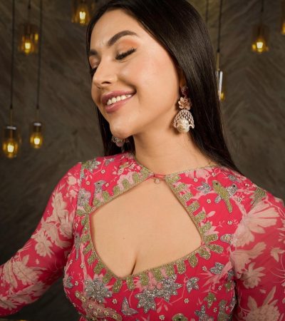 20+ Neck Designs for Kurtis in Modern and Elegant Styles